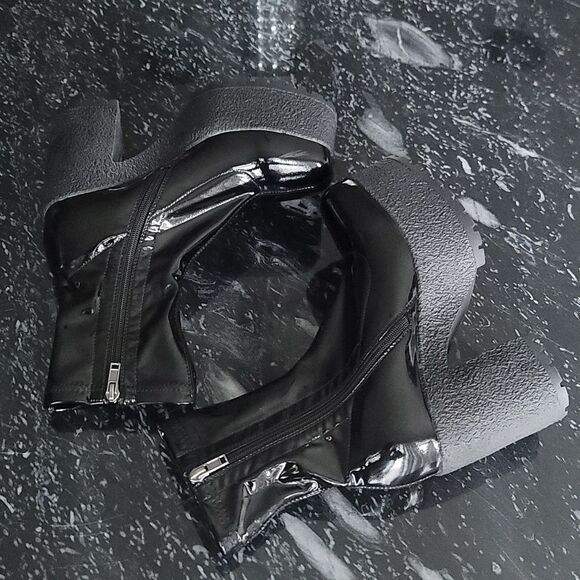 BRAND NEW LAMODA WOMEN'S OUTLAST PATENT BLOCK HEEL ANKLE BOOTS - Picture 9 of 12